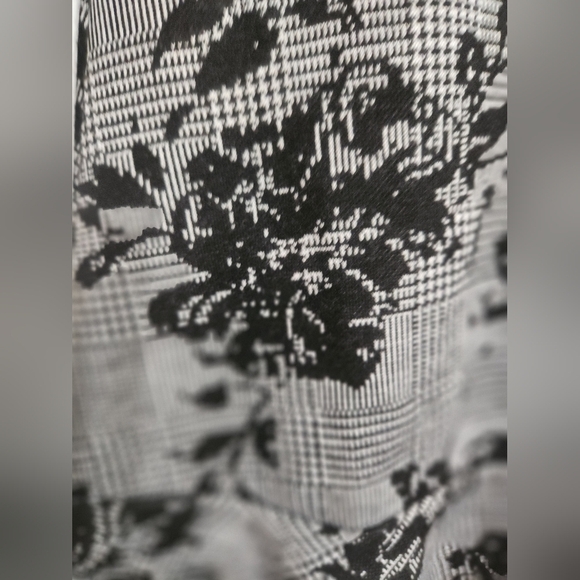 Girls Size 7 8 CHILDRENS PLACE Dress Long Sleeve Black Floral Plaid CASUAL New - Picture 3 of 12